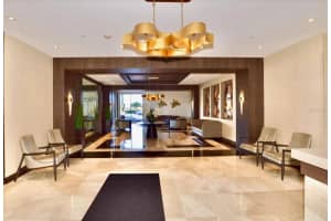 20505 COUNTRY CLUB DRIVE, MIAMI, FL 33180 - MLS#MFRO6385968