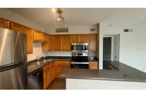 300 LAKEPOINTE DRIVE, ALTAMONTE SPRINGS, FL 32701 - MLS#MFRO6386124