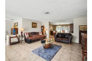 975 FAIRVIEW AVENUE, MOUNT DORA, FL 32757 - MLS#MFRO6386535