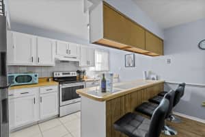 2811 ARCHER ROAD, GAINESVILLE, FL 32608 - MLS#MFRO6386557