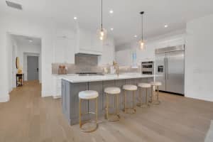 15198 OAKLAND AVENUE, WINTER GARDEN, FL 34787 - MLS#MFRO6386910