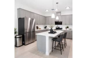 827 DENNIS AVENUE, ORLANDO, FL 32807 - MLS#MFRO6387102