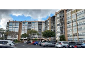 1000 Saint Charles Pl #209, PEMBROKE PINES