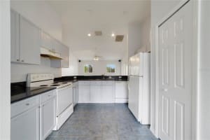 400 PARADISE WOODS COURT, DAVENPORT, FL 33896 - MLS#MFRO6387989