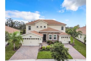 8886 Fallen Oak Dr, DAVENPORT