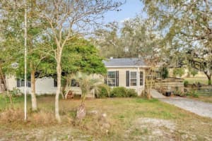 40212 GRAYS AIRPORT ROAD, LADY LAKE, FL 32159 - MLS#MFRO6388525