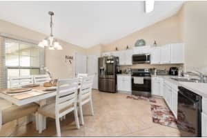 538 LAKEVIEW COURT, KISSIMMEE, FL 34759 - MLS#MFRO6388613