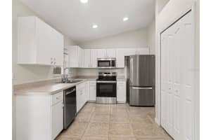 3217 CHAMBERLAIN BOULEVARD, NORTH PORT, FL 34286 - MLS#MFRO6388778