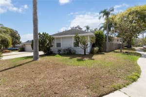 6572 ABERCROMBIE COURT, ORLANDO, FL 32835 - MLS#MFRO6388815