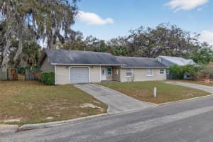 1109 8TH AVENUE, MOUNT DORA, FL 32757 - MLS#MFRO6388940