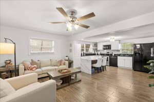 604 FOSTER AVENUE, WINTER GARDEN, FL 34787 - MLS#MFRO6389095