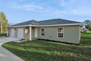 1075 N ROCKINGHAM AVENUE, TAVARES, FL 32778 - MLS#MFRO6389253