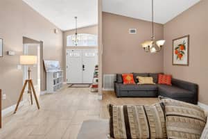 203 ASHLEY LOOP, DAVENPORT, FL 33837 - MLS#MFRO6389262