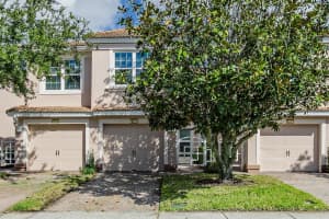 8313 Foster Dr, DAVENPORT