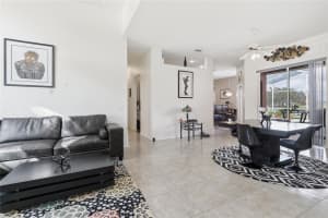 204 GOLF COURSE PARKWAY, DAVENPORT, FL 33837 - MLS#MFRO6389944