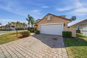 411 ROBIN ROAD, DAVENPORT, FL 33896 - MLS#MFRO6390061