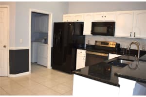 436 LAKE SHORE PARKWAY, DAVENPORT, FL 33896 - MLS#MFRO6390119