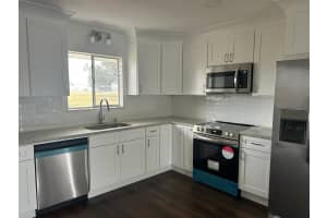 702 DESERT HILLS WAY, SUN CITY CENTER, FL 33573 - MLS#MFRO6390597