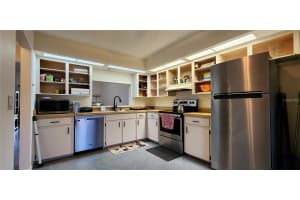 4362 LAKE ORLANDO PARKWAY, ORLANDO, FL 32808 - MLS#MFRO6390766