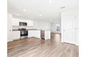 673 HILLVIEW LOOP, HAINES CITY, FL 33844 - MLS#MFRO6390854