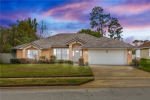 105 Breezewood Dr, DEBARY