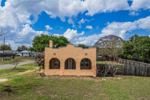 311 PEARCE AVENUE, EAGLE LAKE, FL 33839 - MLS#MFRO6390985