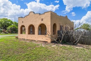 311 PEARCE AVENUE, EAGLE LAKE, FL 33839 - MLS#MFRO6390985