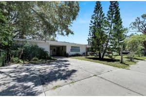 2695 EAST AVENUE, SARASOTA, FL 34239 - MLS#MFRO6391028