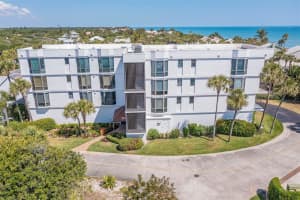 5810 Highway A1a #2b, VERO BEACH