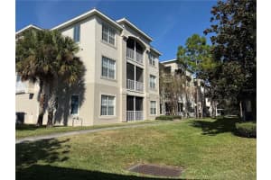 3001 LAUREL PARK LANE, KISSIMMEE, FL 34741 - MLS#MFRO6391281