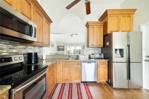 213 SUNSET CT, DAVENPORT, FL 33837 - MLS#MFRO6391744