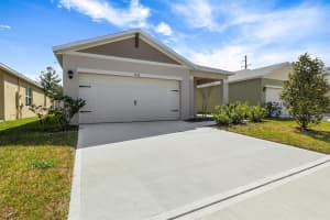1038 VICTORIA PARC AVENUE, ORANGE CITY, FL 32763 - MLS#MFRO6391815