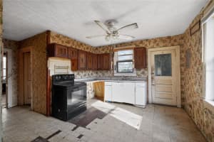 2446 MAGNOLIA STREET, LAKELAND, FL 33801 - MLS#MFRO6391847