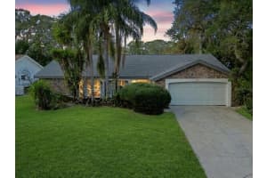 8210 Clover Hill Loop, HUDSON