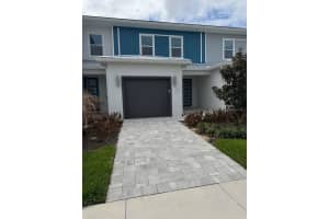 7920 W Spectrum Dr W, KISSIMMEE