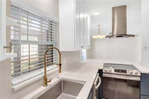 1000 SEMORAN BOULEVARD, WINTER PARK, FL 32792 - MLS#MFRO6392099