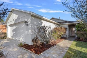 225 Rona Ln, DAVENPORT