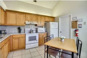 208 APPLEWOOD COURT, KISSIMMEE, FL 34743 - MLS#MFRO6392679