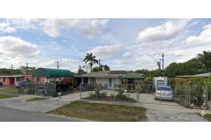 10945 Perry Dr, MIAMI