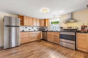 11504 HICKORY LANE, TAVARES, FL 32778 - MLS#MFRO6393253