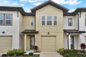 1056 Plantation Ln, DAVENPORT