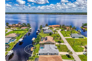 3077 Stone St, PORT CHARLOTTE