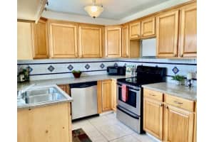 714 WEST COURT, LONGWOOD, FL 32750 - MLS#MFRO6394329