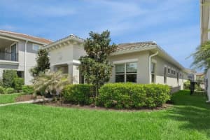 10248 BEECHWOOD LANE, ORLANDO, FL 32832 - MLS#MFRO6394972