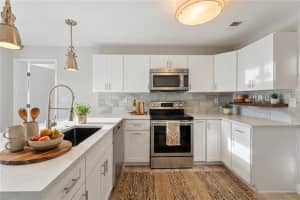 2105 9TH STREET, WINTER HAVEN, FL 33881 - MLS#MFRO6395140