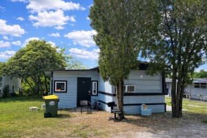 30 WAFFORD STREET, UMATILLA, FL 32784 - MLS#MFRO6395218