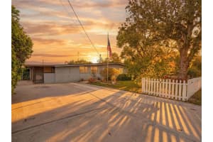 925 FLORIDA AVENUE, DELAND, FL 32720 - MLS#MFRO6395676