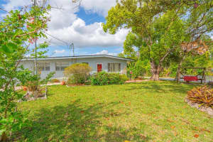 925 FLORIDA AVENUE, DELAND, FL 32720 - MLS#MFRO6395676