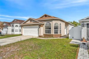 385 BRIAR BAY CIRCLE, ORLANDO, FL 32825 - MLS#MFRO6396239