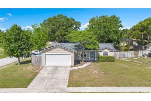 370 LAKE AVENUE, APOPKA, FL 32703 - MLS#MFRO6396377